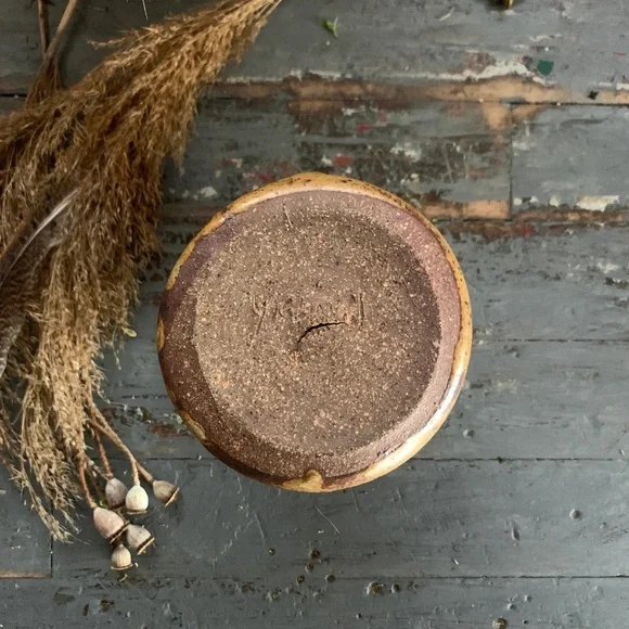 60's MCM HANDMADE BURNT ASH EMBOSSED CERAMIC VASE - Picture 8 of 10